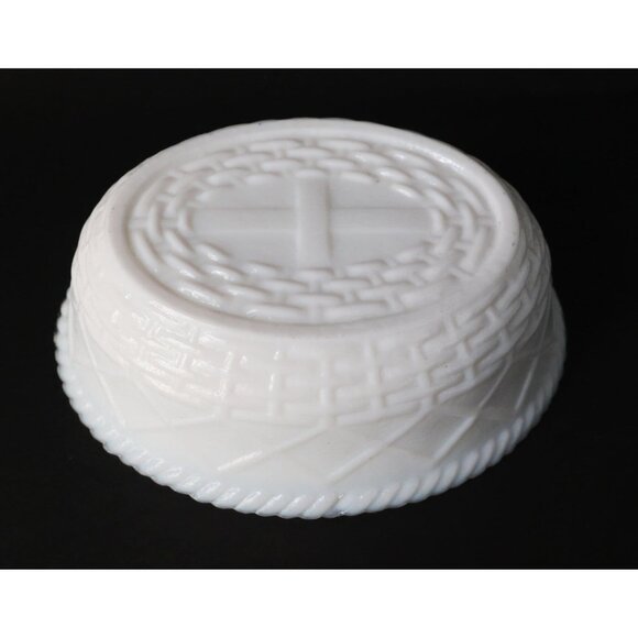 Vintage Milk Glass Chicken on Nest Hen Candy Dish Hen on Nest Farmhouse Style - Picture 6 of 6